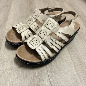 Clarks Leather Beige Sandals Comfort Sling Back Velcro SZ 9